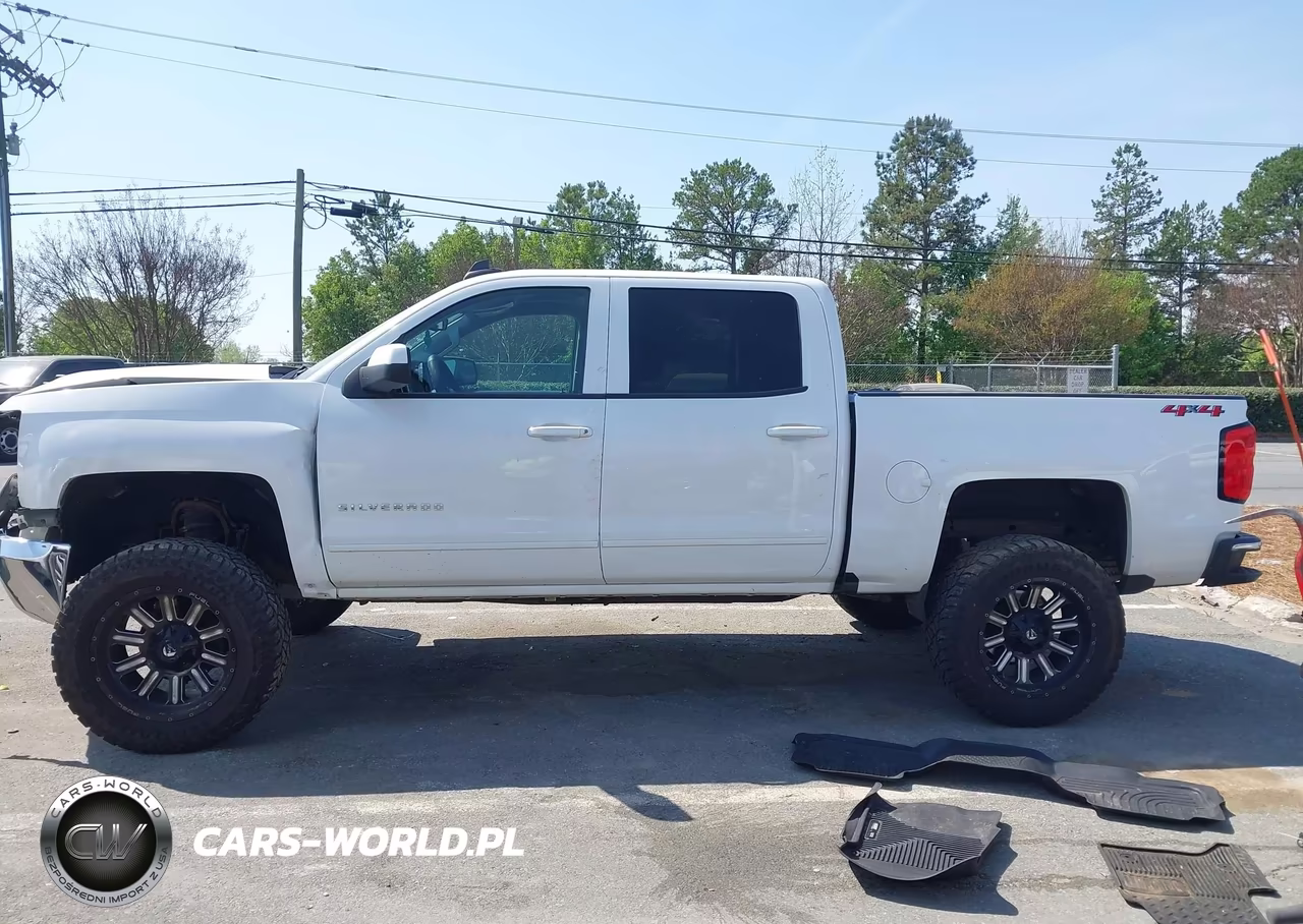 2018 Chevrolet Silverado 1500 1Lt VIN:3GCUKREC7JG584591 - 13