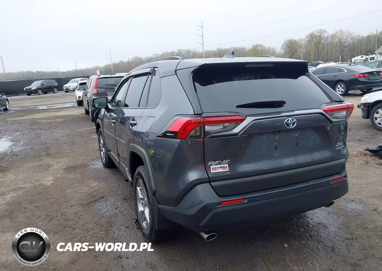 2023 Toyota Rav4 Hybrid Xle VIN:JTMRWRFV3PD168196 - 3