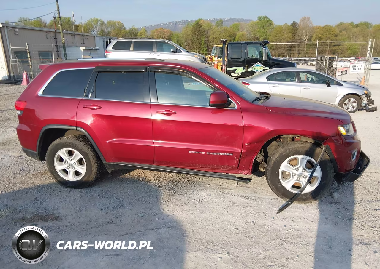 2015 Jeep Grand Cherokee Laredo VIN:1C4RJFAG8FC237622 - 13