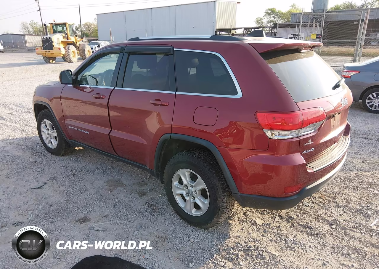 2015 Jeep Grand Cherokee Laredo VIN:1C4RJFAG8FC237622 - 3