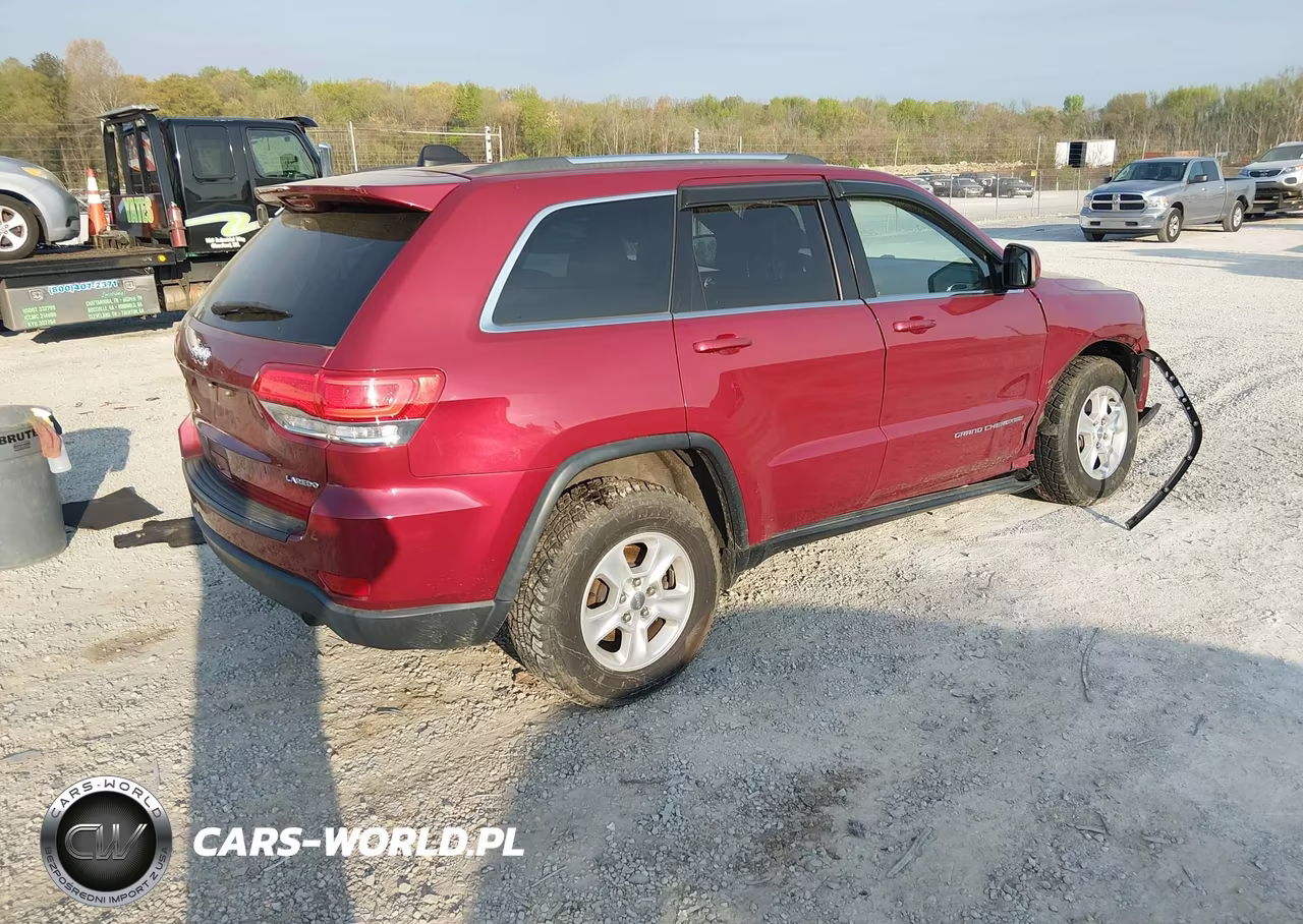 2015 Jeep Grand Cherokee Laredo VIN:1C4RJFAG8FC237622 - 4