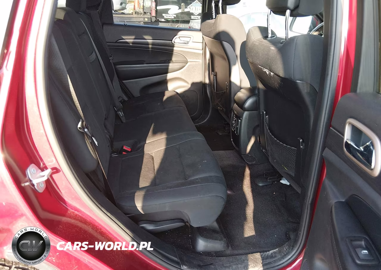 2015 Jeep Grand Cherokee Laredo VIN:1C4RJFAG8FC237622 - 8