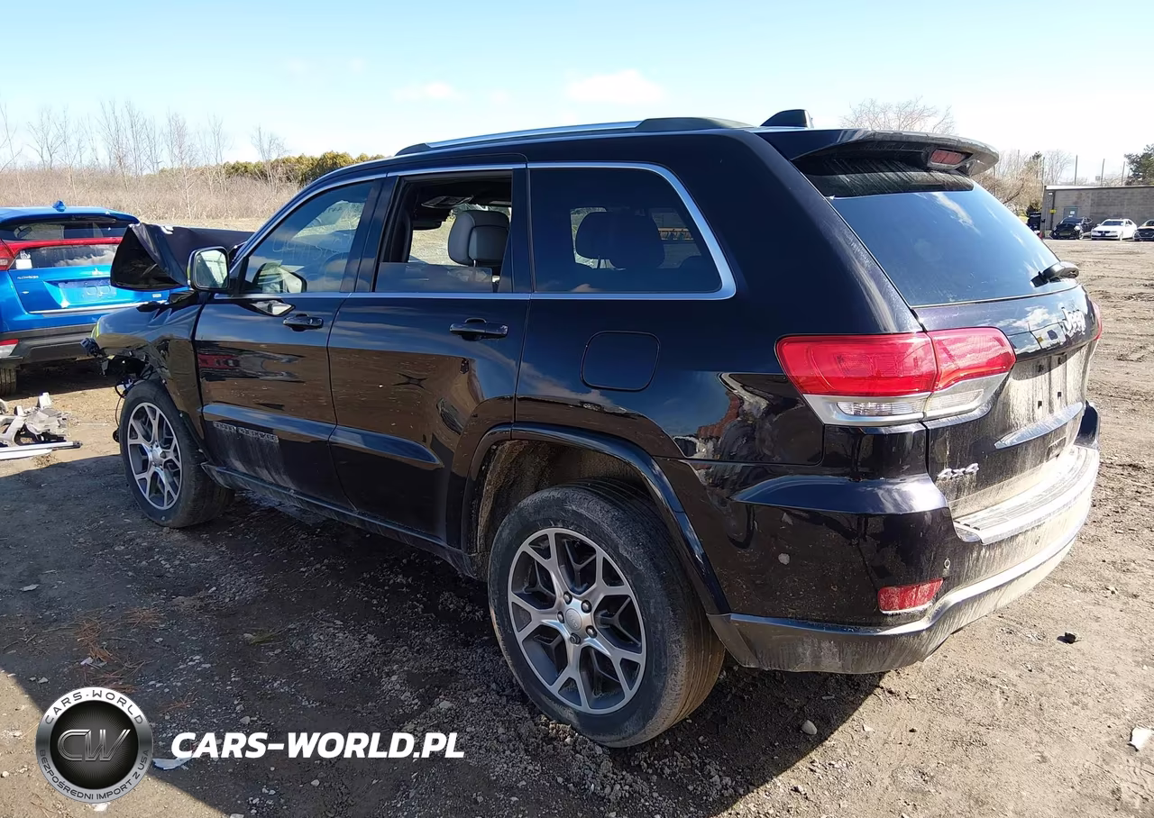 2018 Jeep Grand Cherokee Sterling Edition 4X4 VIN:1C4RJFBG3JC376337 - 3