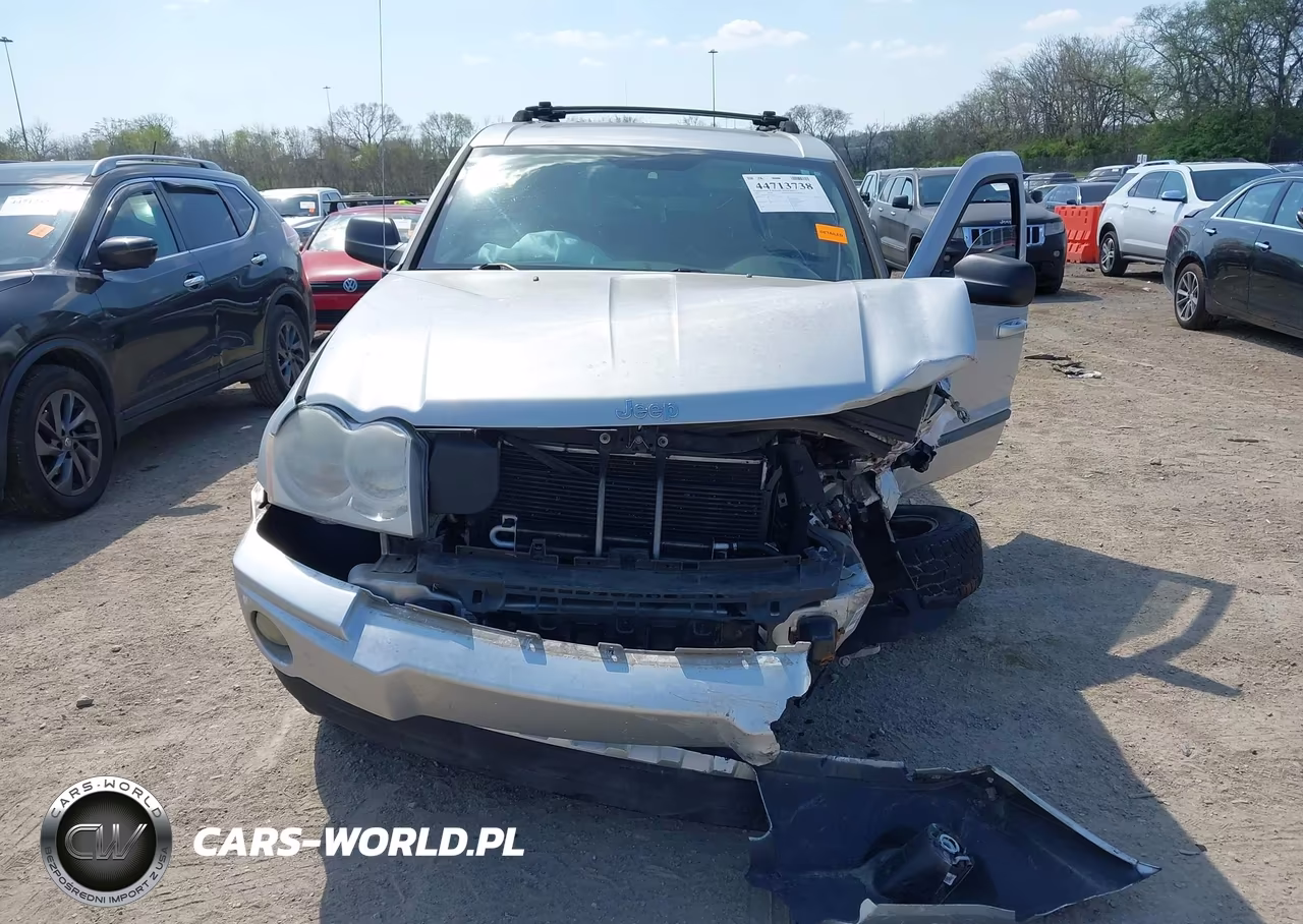 2007 Jeep Grand Cherokee Laredo VIN:1J8HS48P17C591320 - 13