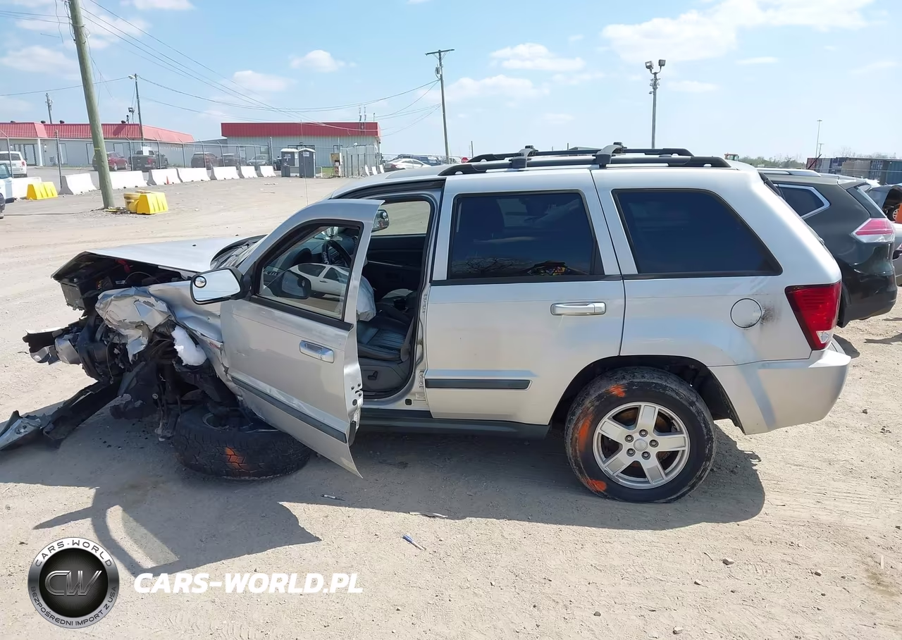 2007 Jeep Grand Cherokee Laredo VIN:1J8HS48P17C591320 - 15