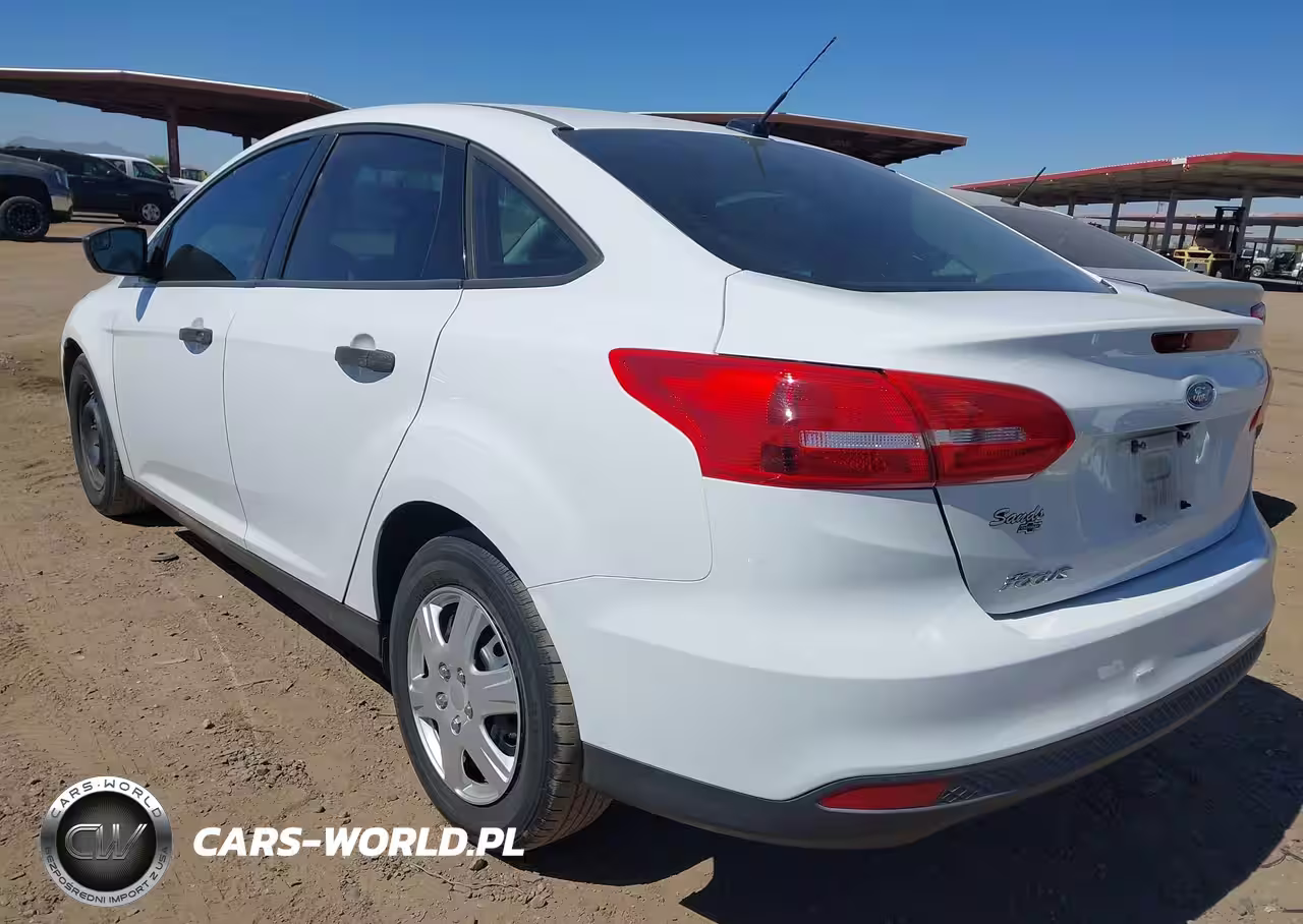 2018 Ford Focus S VIN:1FADP3E22JL224238 - 3