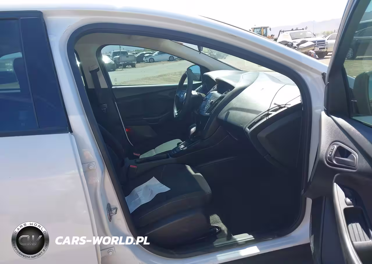 2018 Ford Focus S VIN:1FADP3E22JL224238 - 5