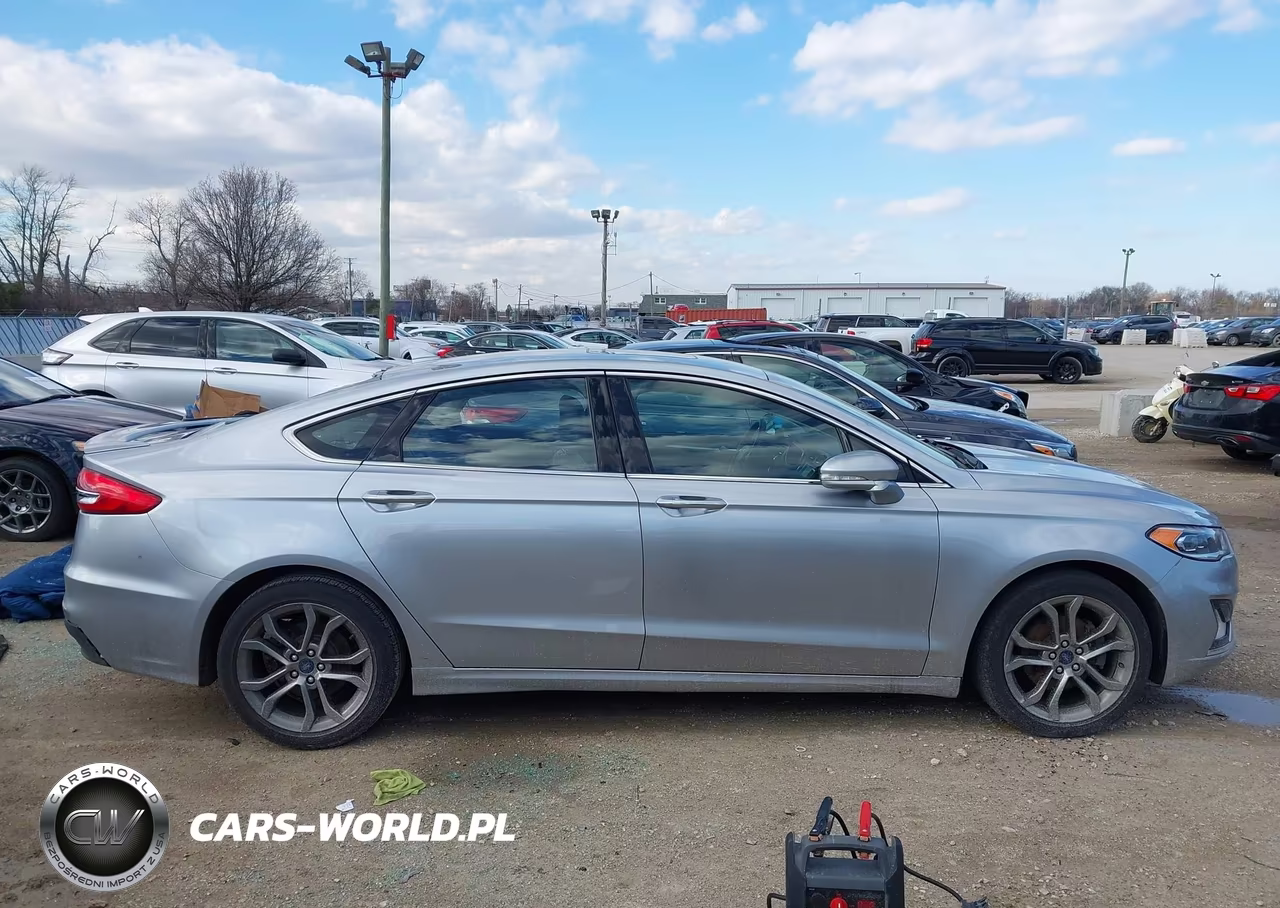 2020 Ford Fusion Hybrid Titanium VIN:3FA6P0RU6LR139765 - 13