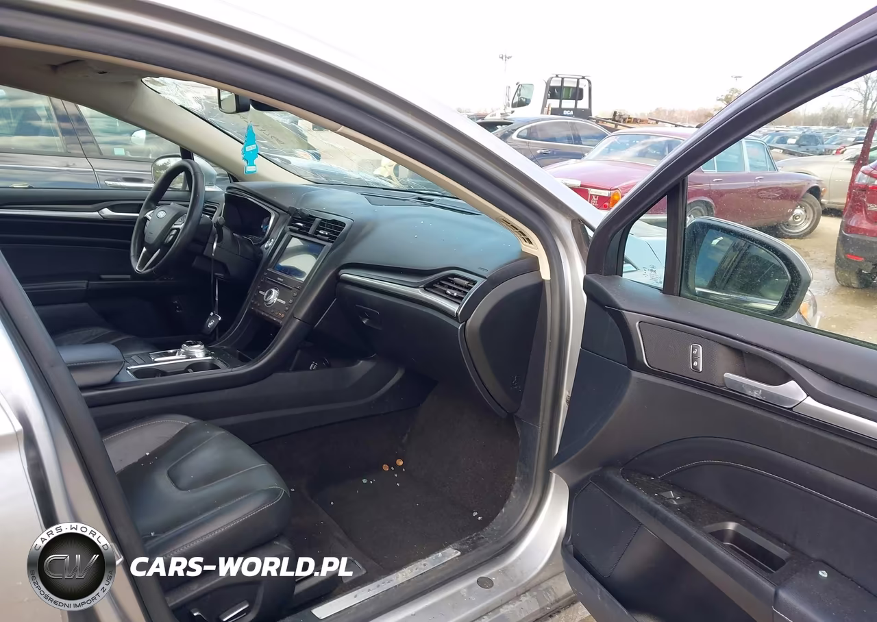 2020 Ford Fusion Hybrid Titanium VIN:3FA6P0RU6LR139765 - 5
