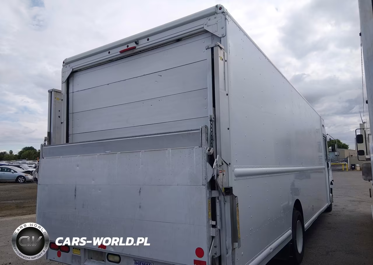 2014 Ford F-59 Commercial Stripped VIN:1F66F5KY9E0A07595 - 4