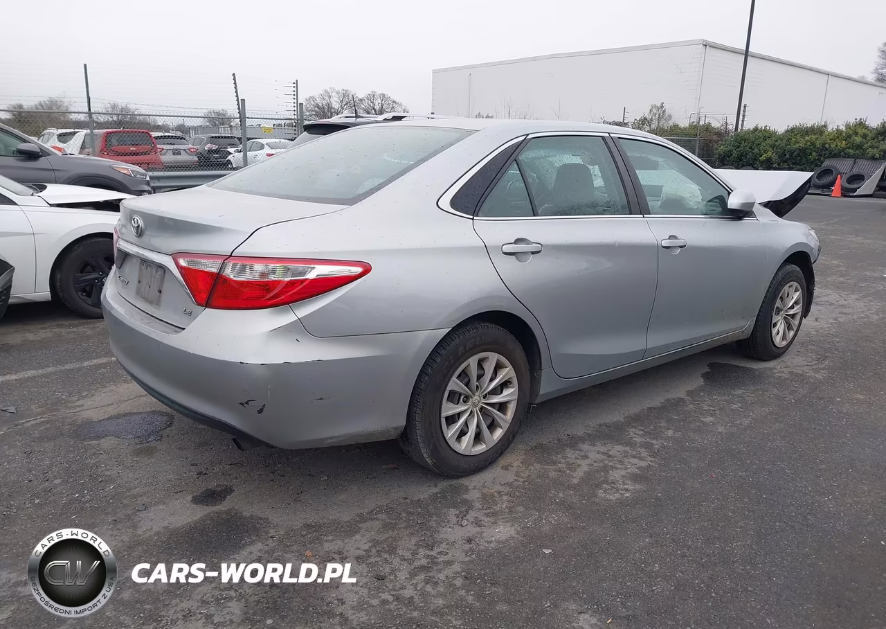 2015 Toyota Camry Le VIN:4T4BF1FK4FR472369 - 4