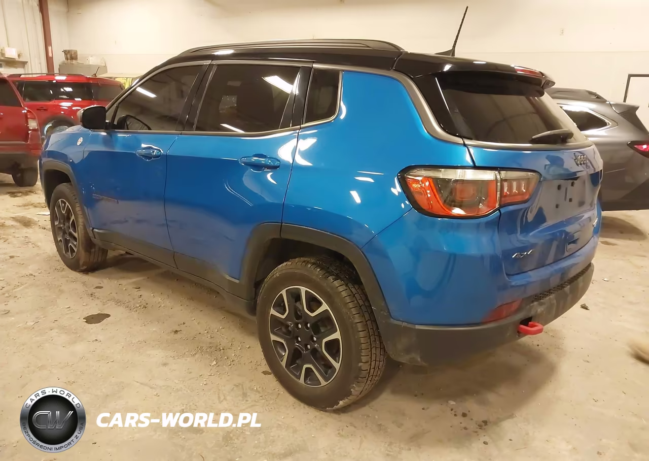 2019 Jeep Compass Trailhawk 4X4 VIN:3C4NJDDB0KT709877 - 3