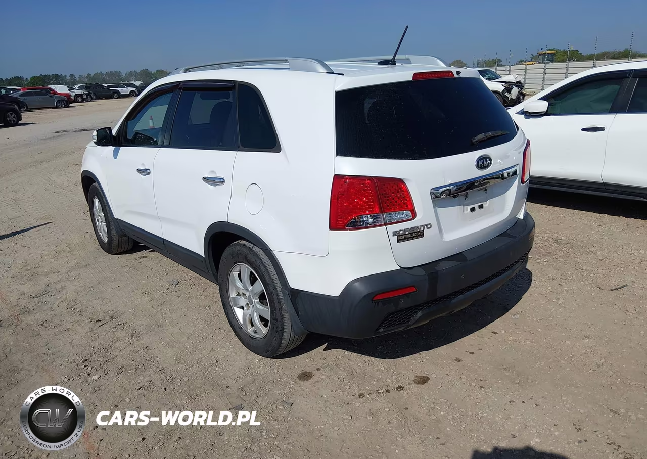 2013 Kia Sorento Lx VIN:5XYKT3A63DG369195 - 3