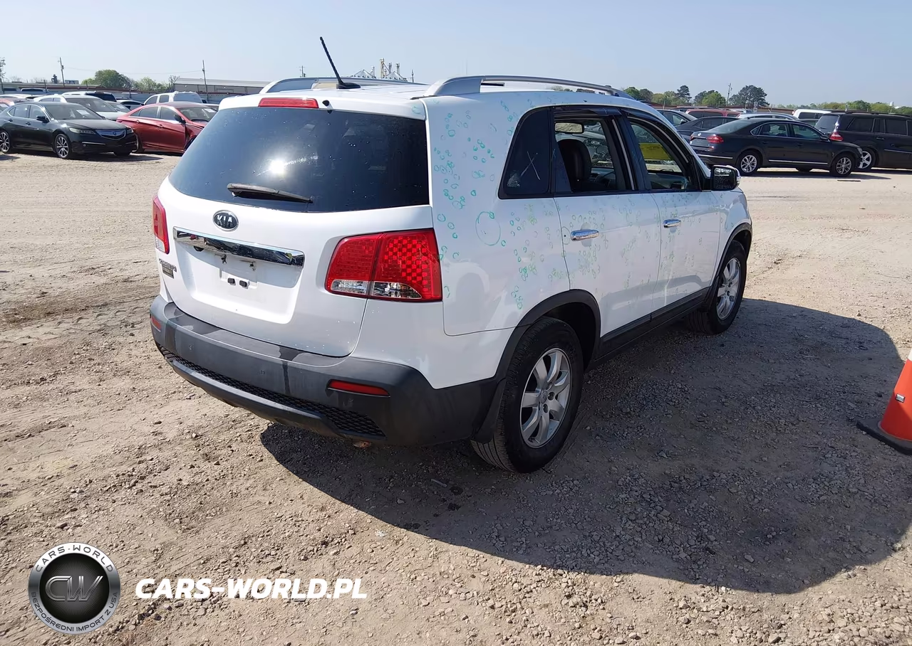 2013 Kia Sorento Lx VIN:5XYKT3A63DG369195 - 4