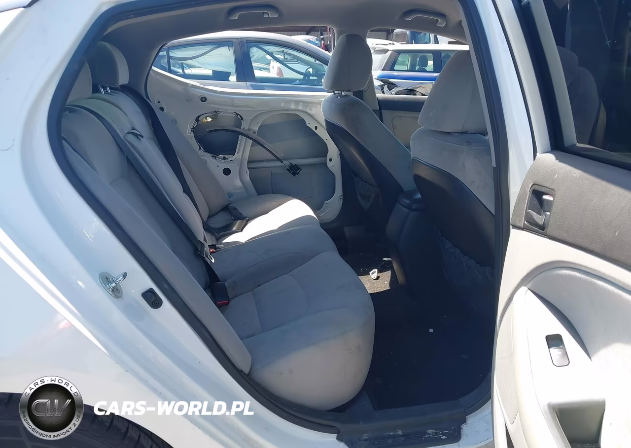 2015 Kia Optima Lx VIN:5XXGM4A75FG352326 - 8