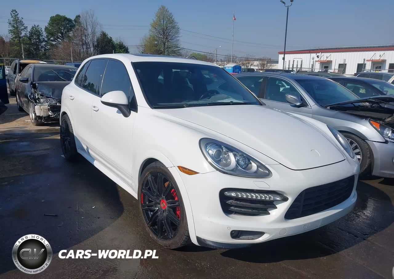 2013 Porsche Cayenne Gts