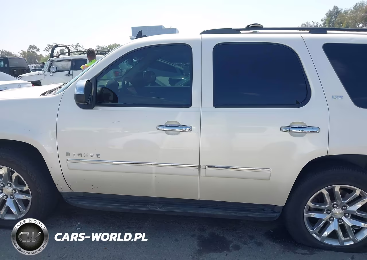 2009 Chevrolet Tahoe Ltz VIN:1GNFC33089R188491 - 14