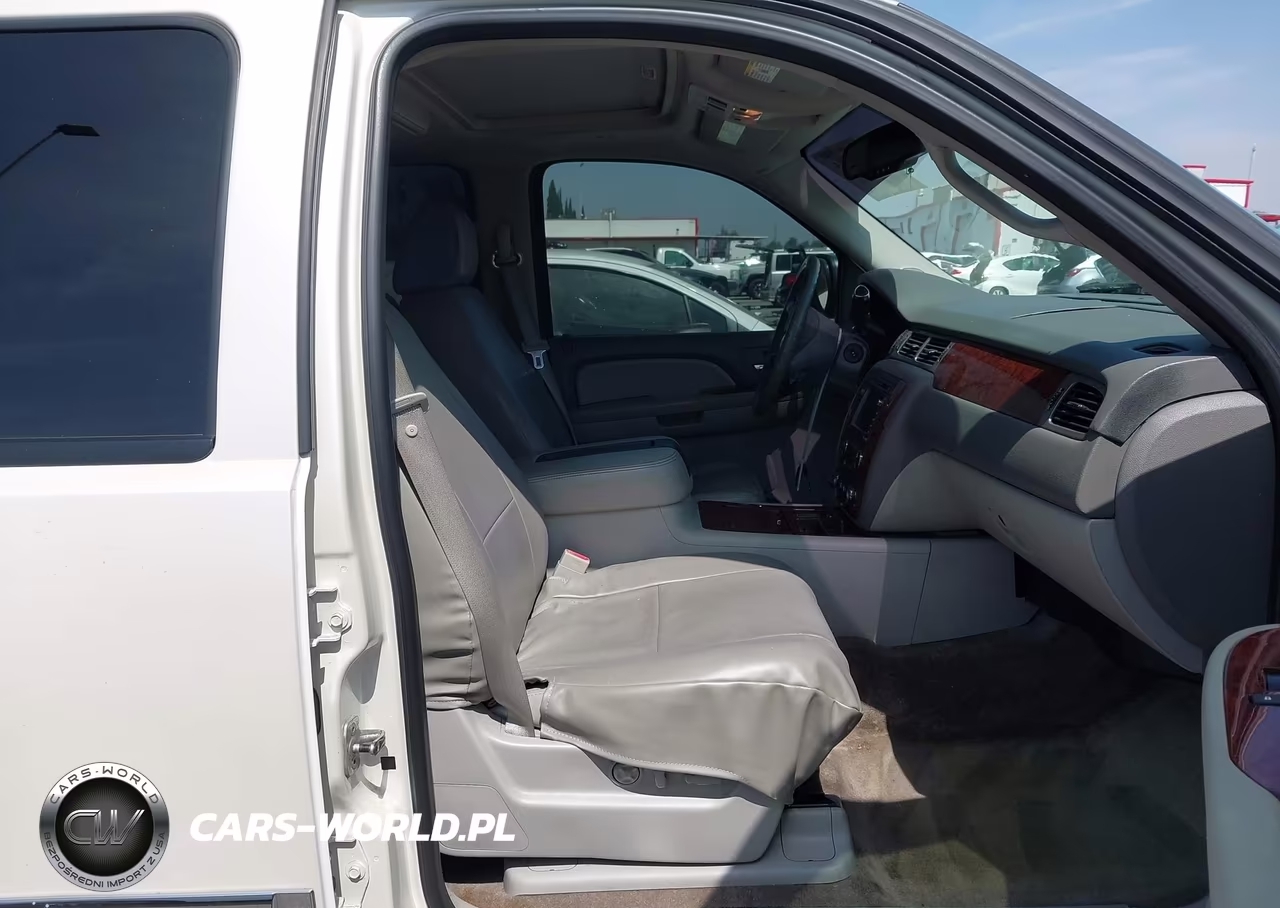 2009 Chevrolet Tahoe Ltz VIN:1GNFC33089R188491 - 5