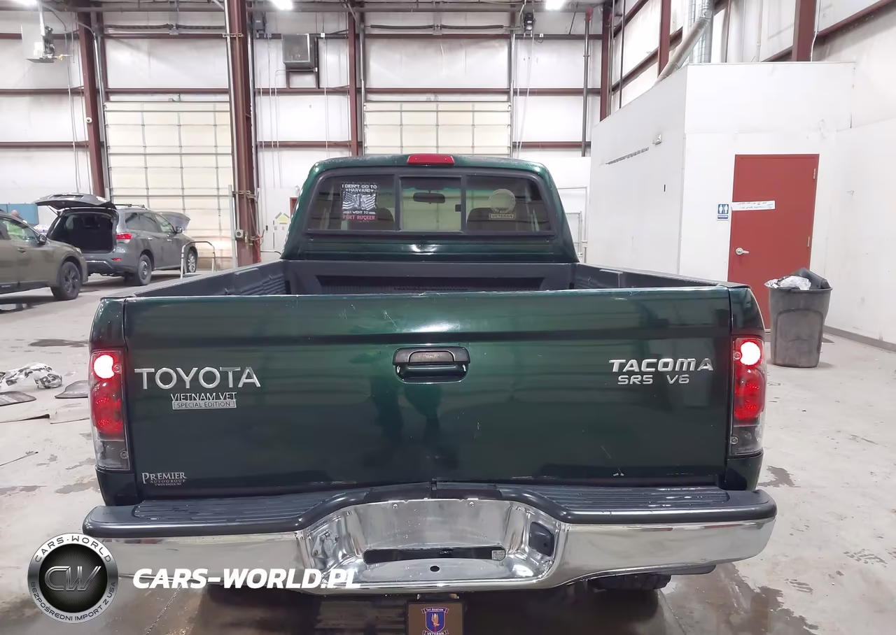 1999 Toyota Tacoma VIN:4TAWN72N4XZ424361 - 16