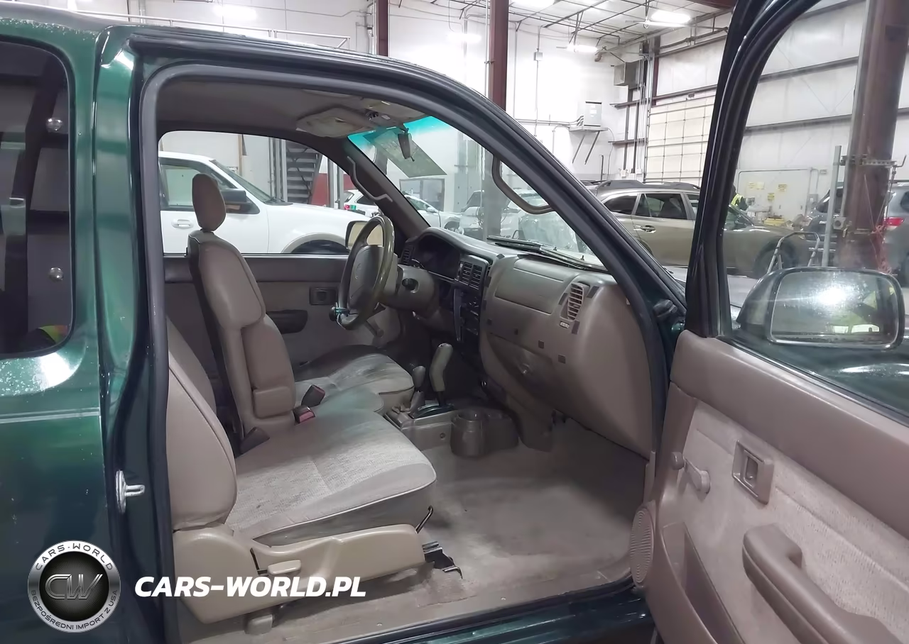 1999 Toyota Tacoma VIN:4TAWN72N4XZ424361 - 5