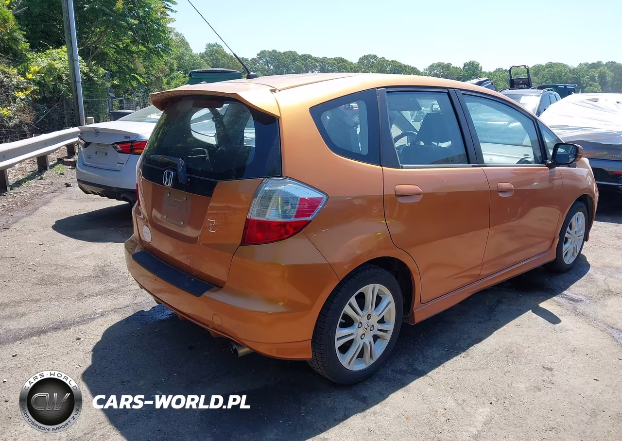 2011 Honda Fit Sport VIN:JHMGE8G52BS006906 - 4