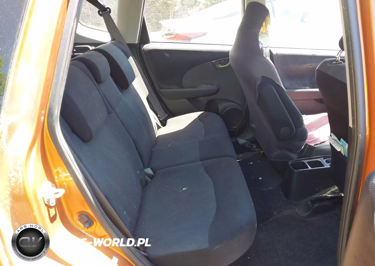 2011 Honda Fit Sport VIN:JHMGE8G52BS006906 - 8