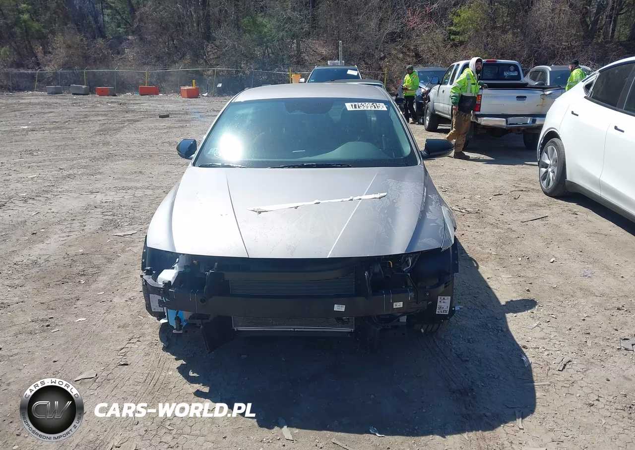 2025 Hyundai Elantra Sel Sport VIN:KMHLM4DG4SU884385 - 12