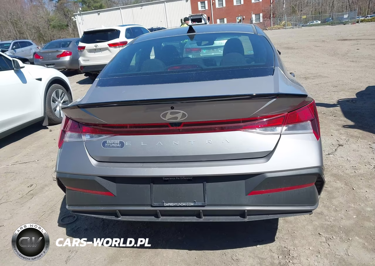 2025 Hyundai Elantra Sel Sport VIN:KMHLM4DG4SU884385 - 16