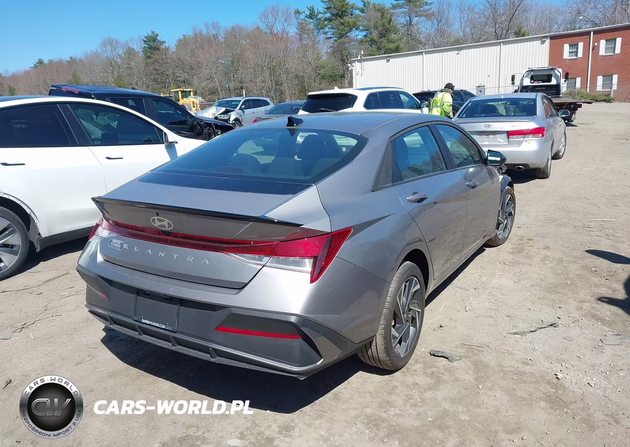 2025 Hyundai Elantra Sel Sport VIN:KMHLM4DG4SU884385 - 4