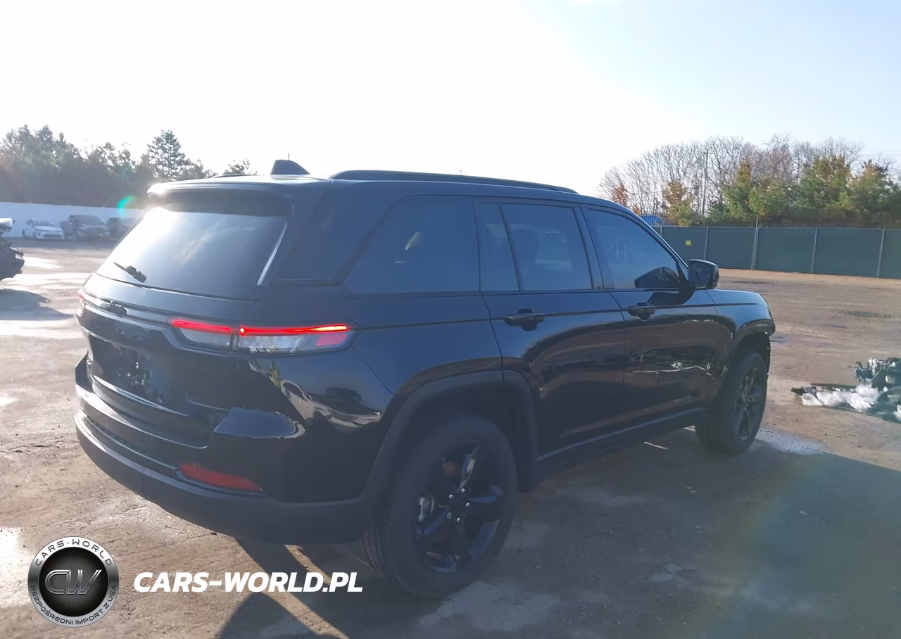 2024 Jeep Grand Cherokee Altitude 4X4 VIN:1C4RJHAG2RC244288 - 4