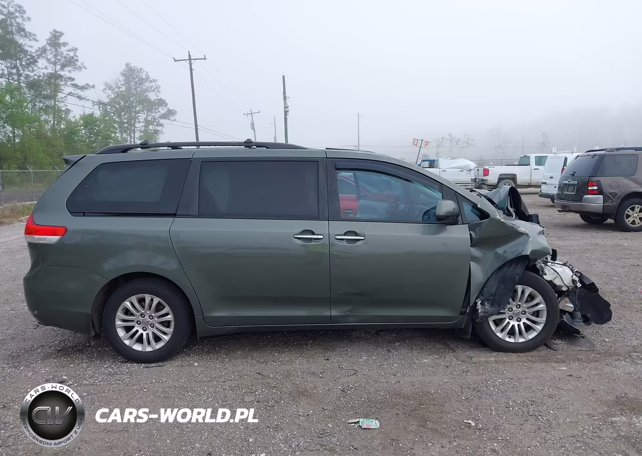 2011 Toyota Sienna Xle VIN:5TDYK3DC8BS172733 - 13