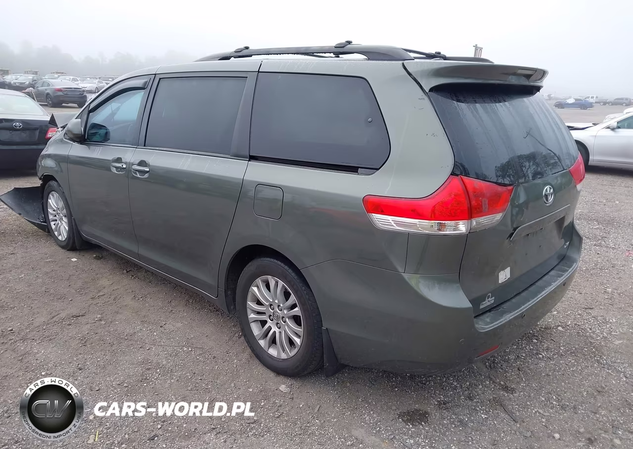 2011 Toyota Sienna Xle VIN:5TDYK3DC8BS172733 - 3