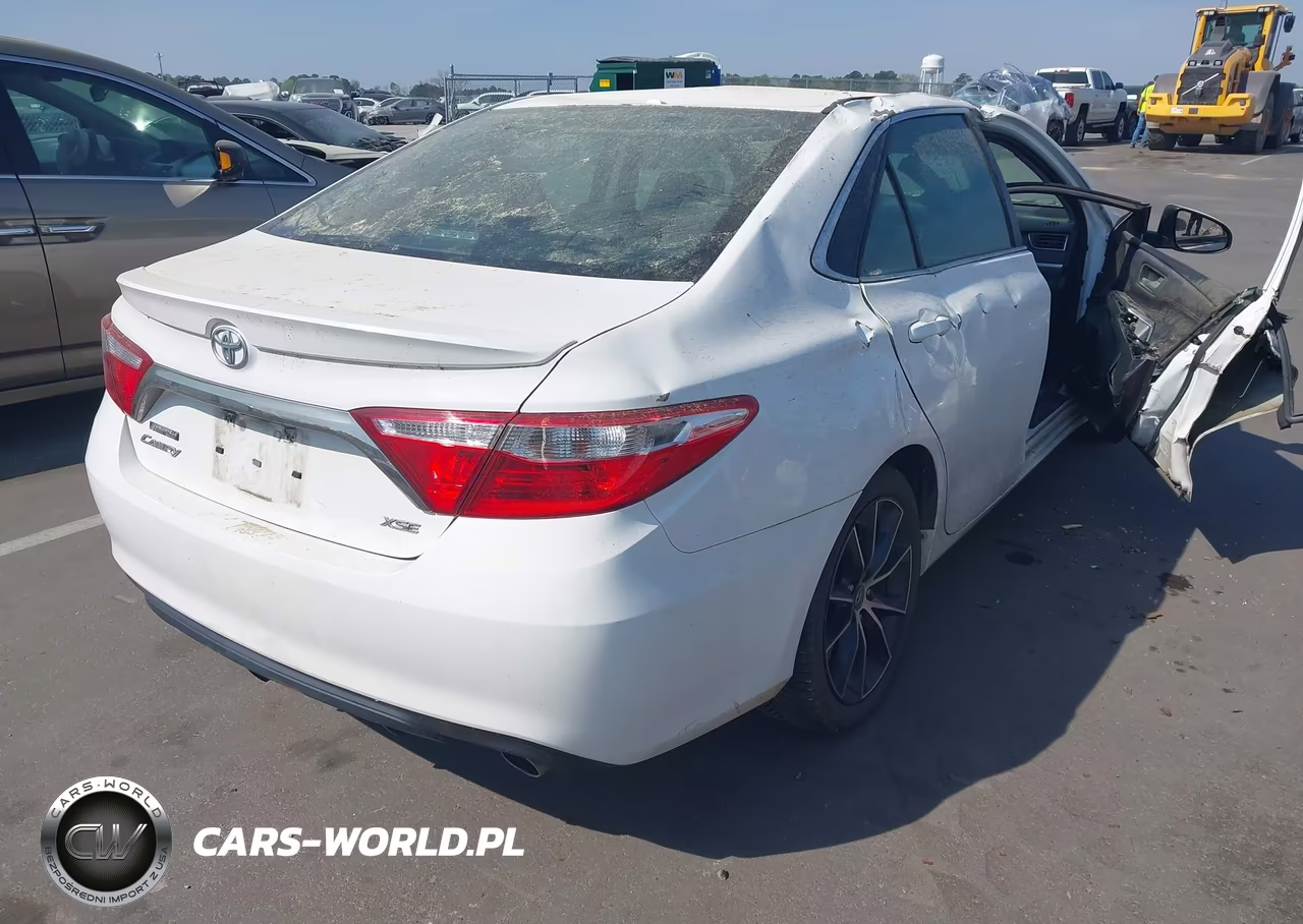 2017 Toyota Camry Xse VIN:4T1BF1FK0HU287832 - 4