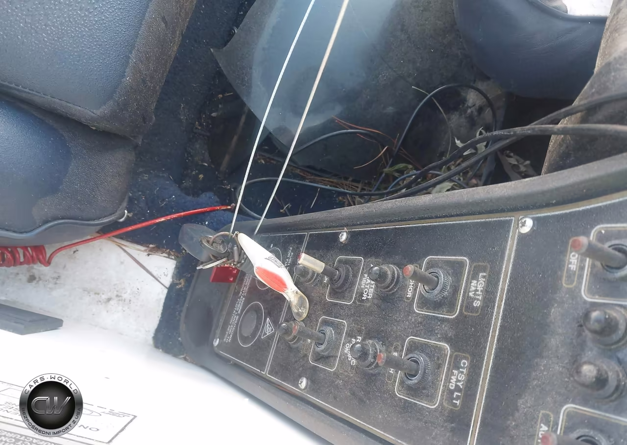 1996 Javelin Boat - Motor - Trailer VIN:BNZ45120G596 - 11
