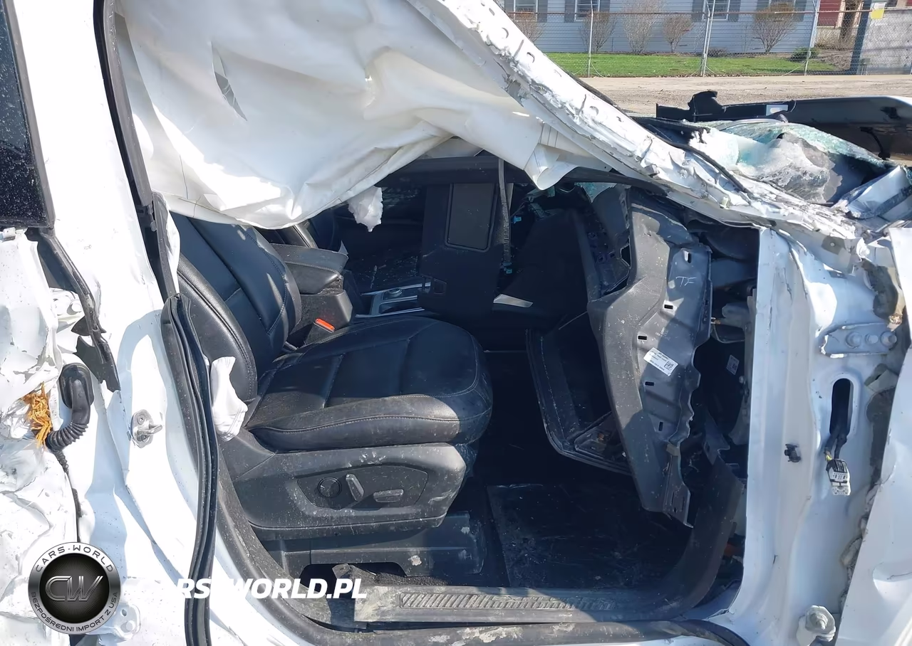 2020 Ford Explorer Xlt VIN:1FMSK8DH5LGB25410 - 5