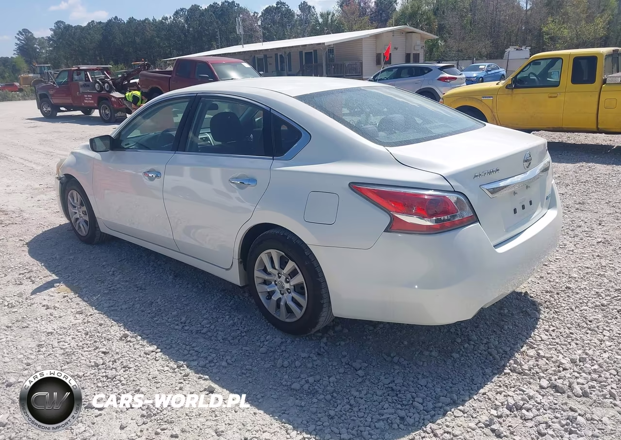 2014 Nissan Altima 2.5 S VIN:1N4AL3AP6EN355568 - 3