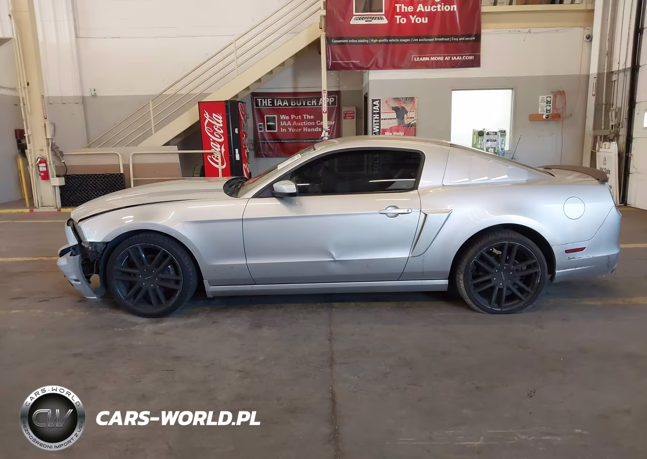 2014 Ford Mustang V6 Premium VIN:1ZVBP8AMXE5232522 - 15