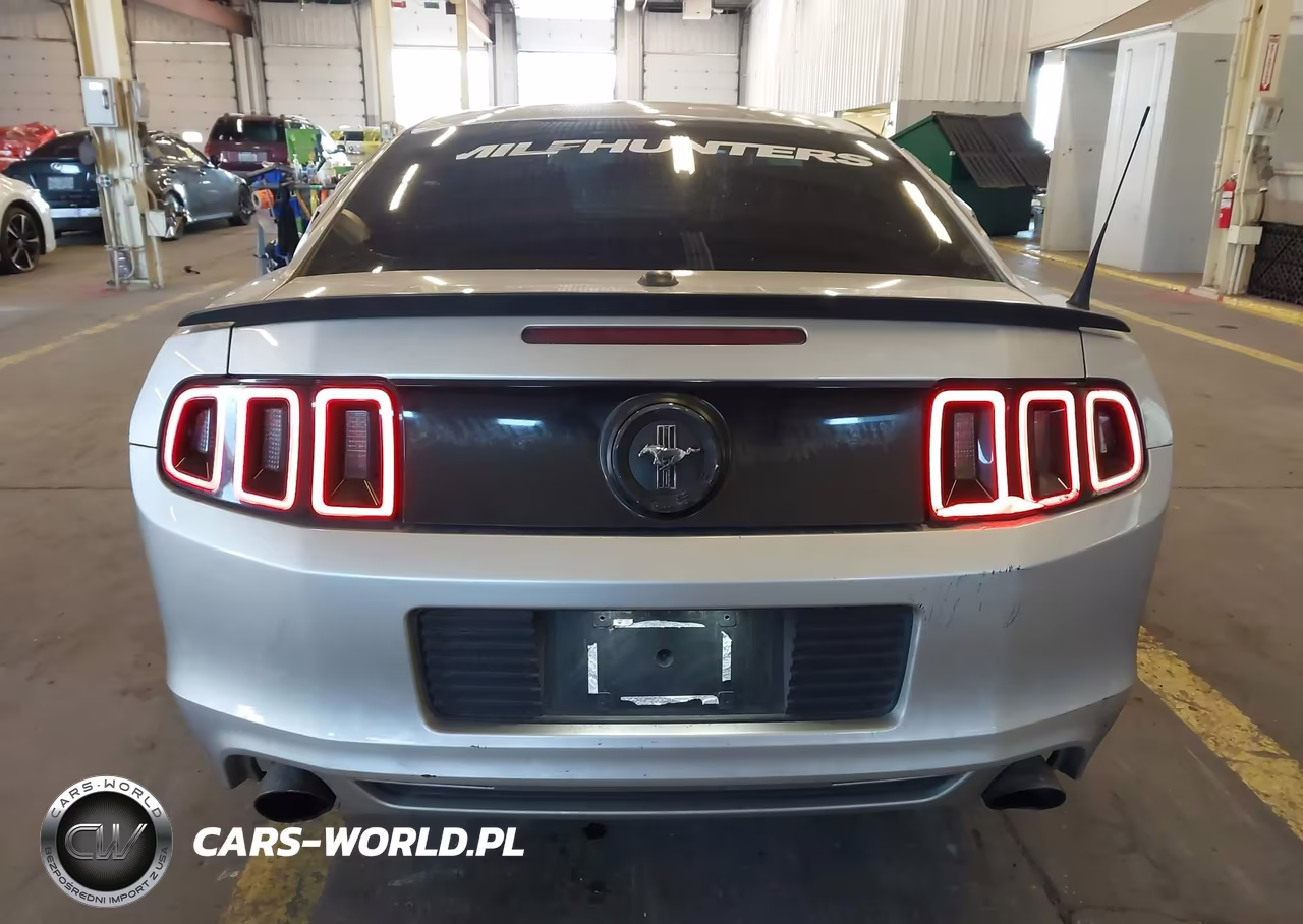 2014 Ford Mustang V6 Premium VIN:1ZVBP8AMXE5232522 - 17