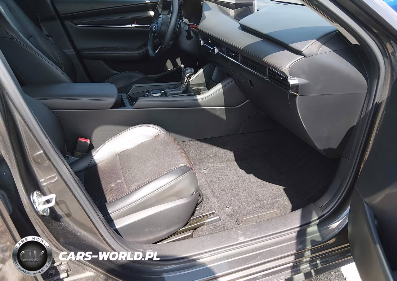 2019 Mazda Mazda3 Premium Package VIN:3MZBPAEMXKM102179 - 5