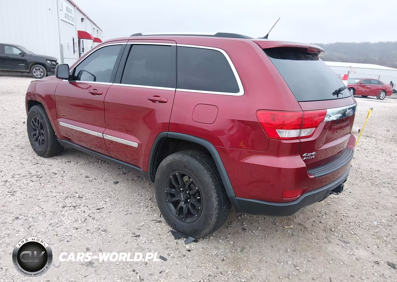 2013 Jeep Grand Cherokee Laredo VIN:1C4RJFAG4DC555914 - 3