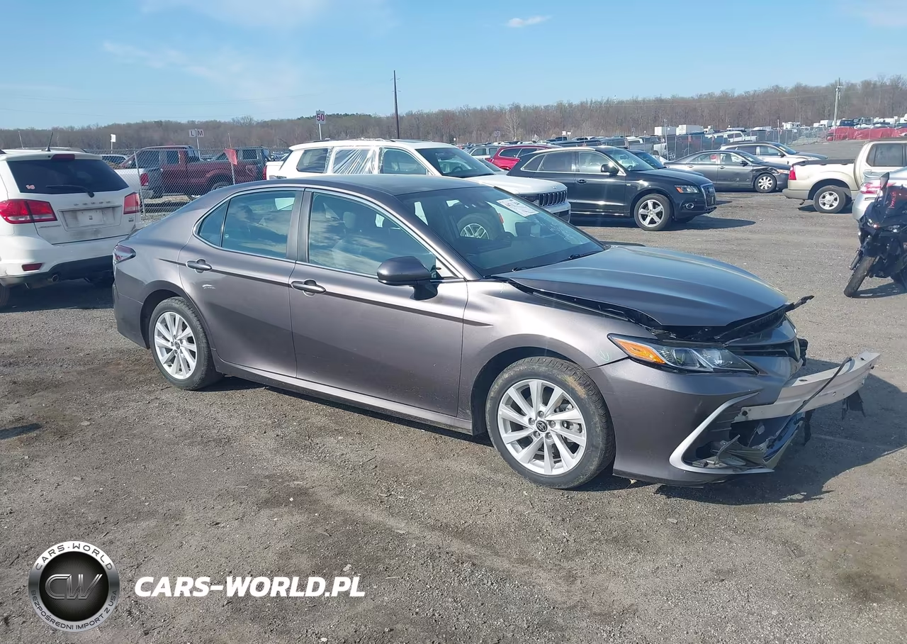 2022 Toyota Camry Le