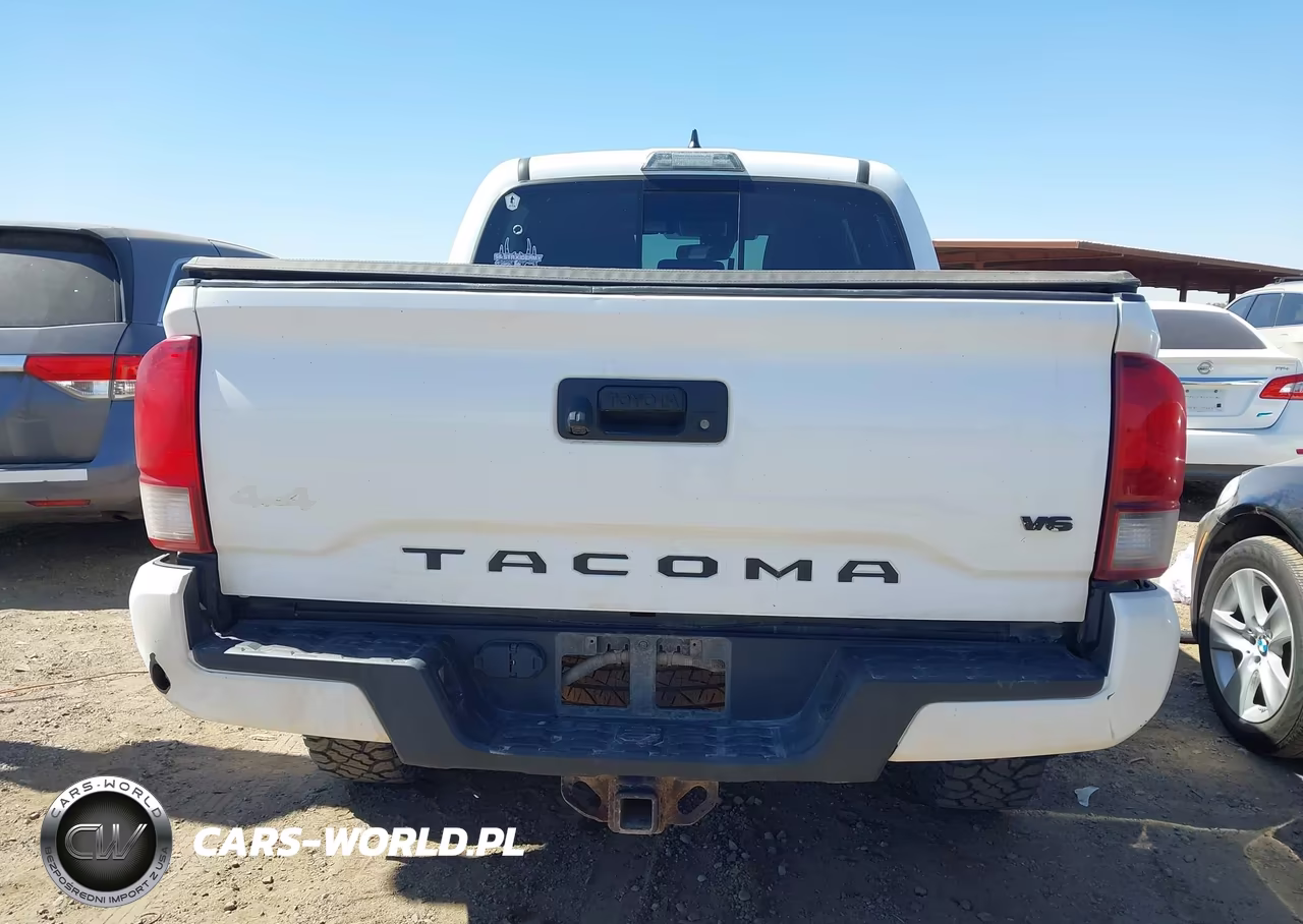2018 Toyota Tacoma Trd Sport VIN:5TFCZ5AN4JX129667 - 16
