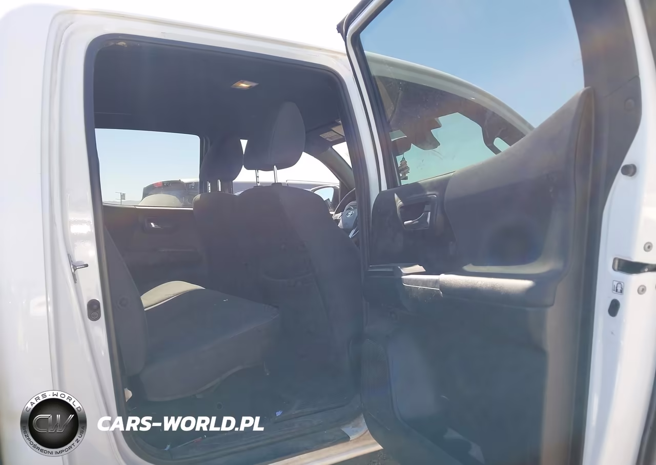 2018 Toyota Tacoma Trd Sport VIN:5TFCZ5AN4JX129667 - 8