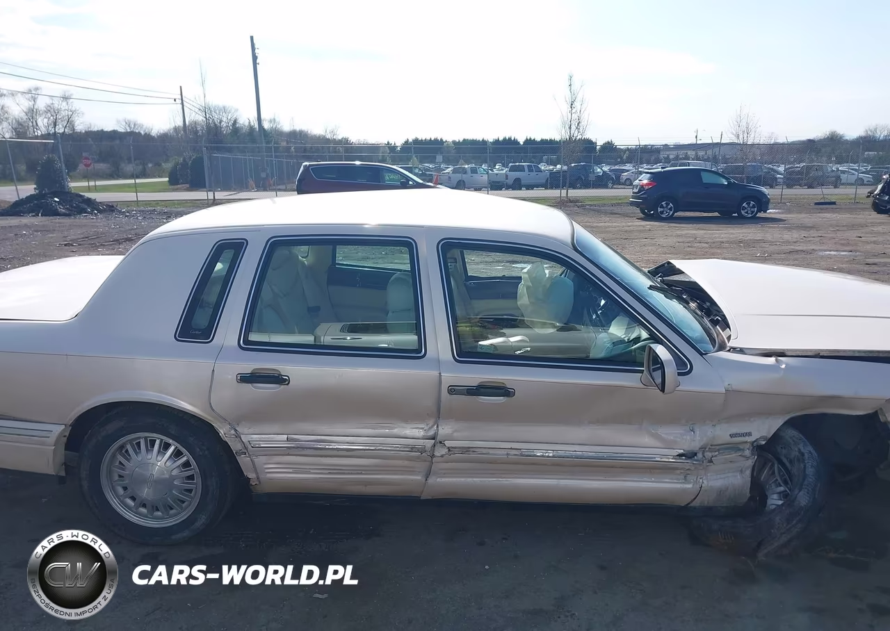 1997 Lincoln Town Car Cartier VIN:1LNLM83W2VY748608 - 13