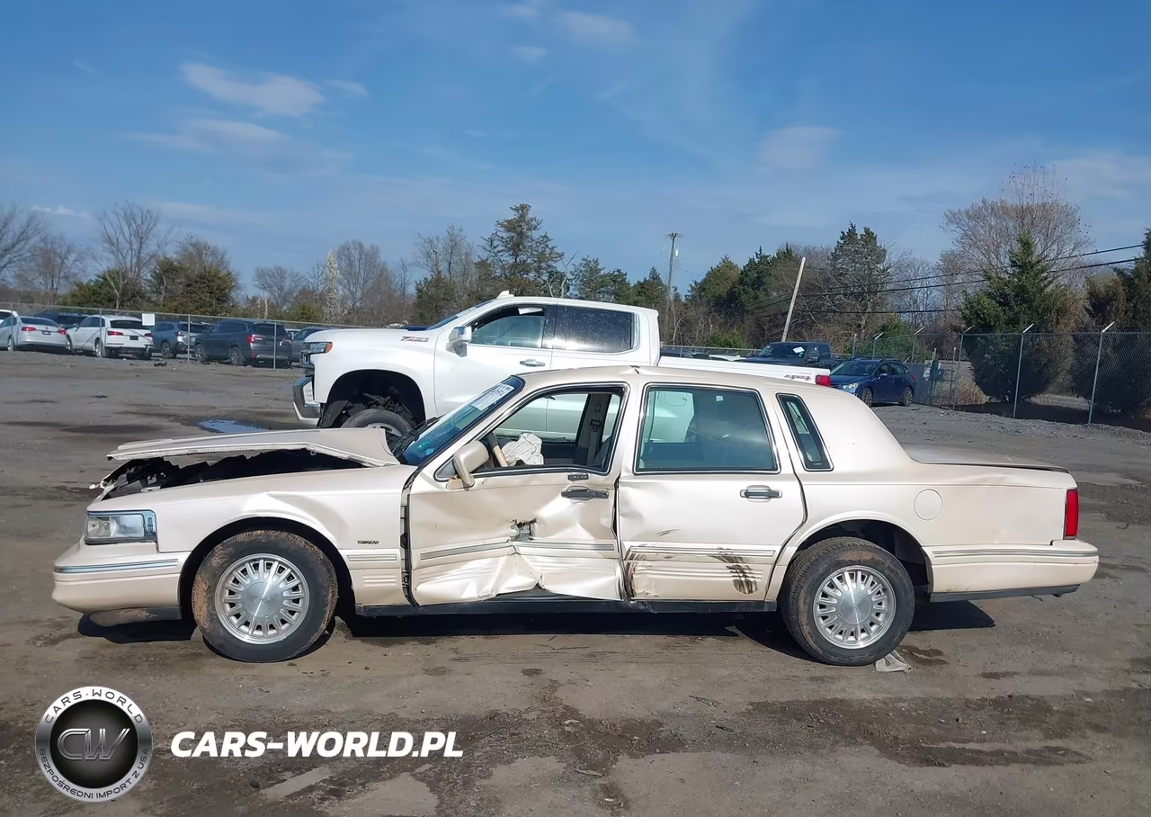 1997 Lincoln Town Car Cartier VIN:1LNLM83W2VY748608 - 14