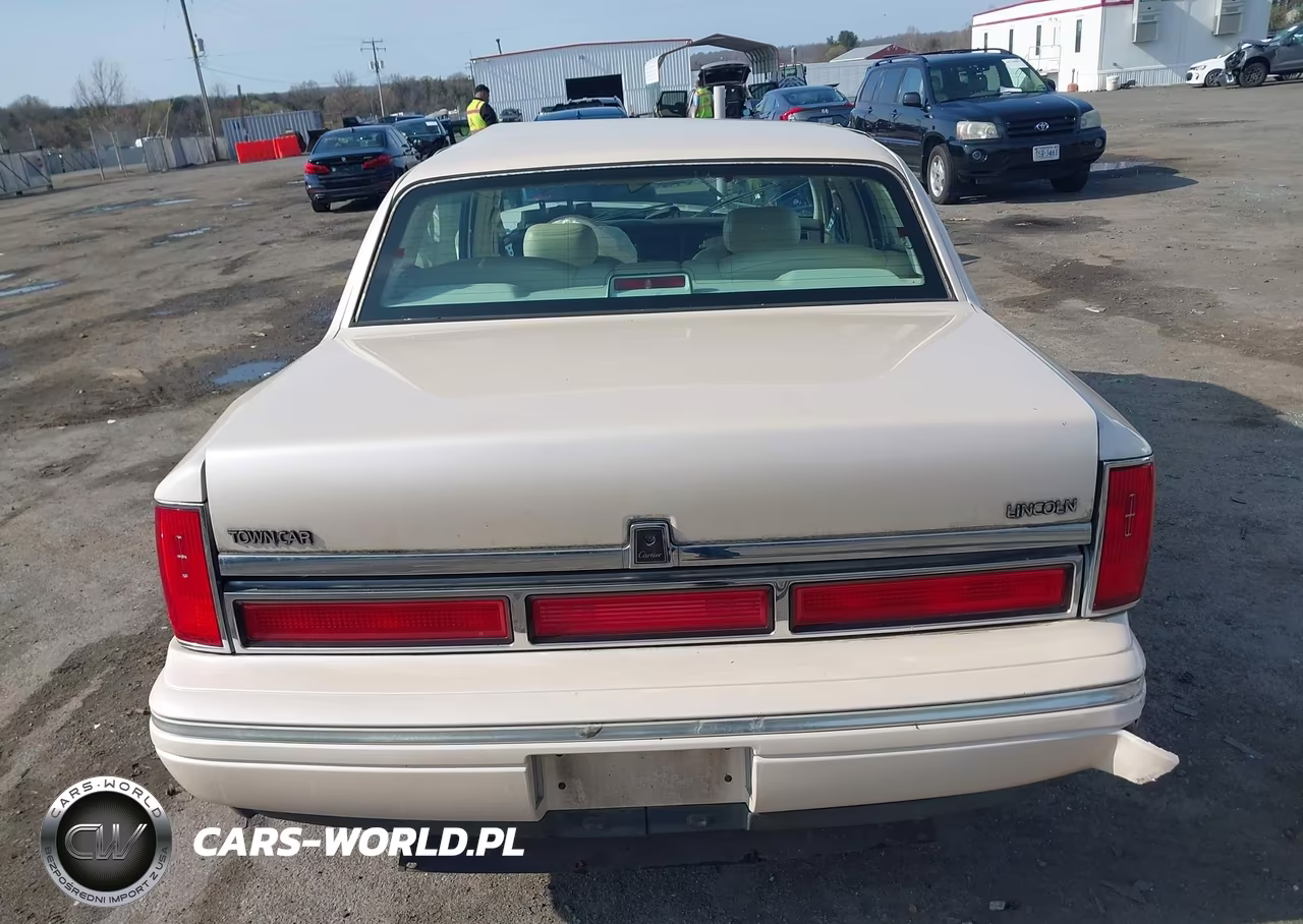 1997 Lincoln Town Car Cartier VIN:1LNLM83W2VY748608 - 16