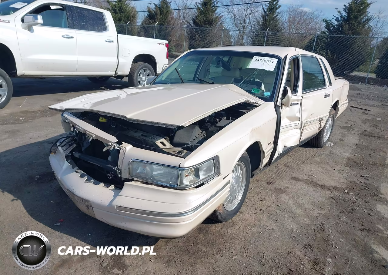 1997 Lincoln Town Car Cartier VIN:1LNLM83W2VY748608 - 2