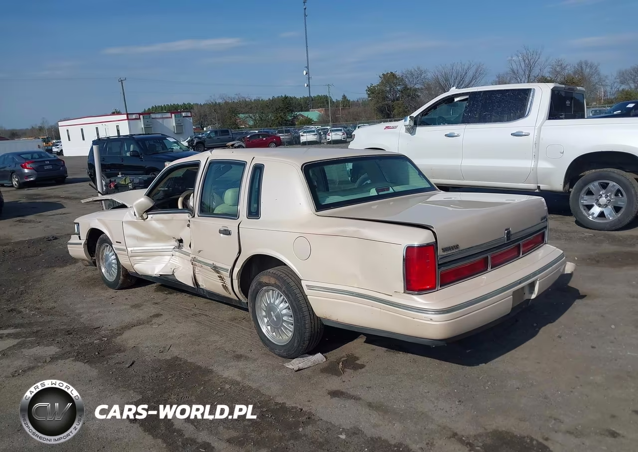 1997 Lincoln Town Car Cartier VIN:1LNLM83W2VY748608 - 3