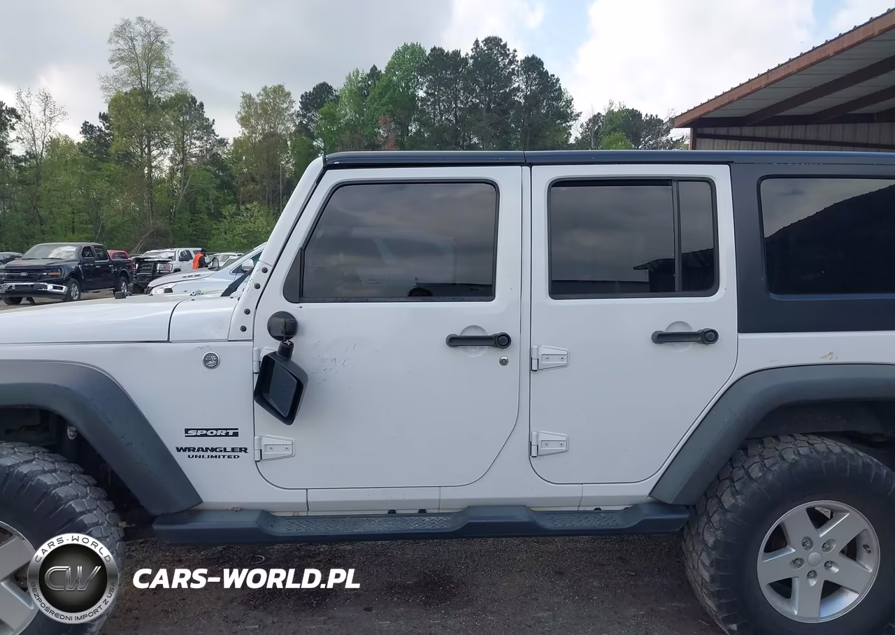 2014 Jeep Wrangler Unlimited Sport VIN:1C4BJWDG5EL307802 - 14