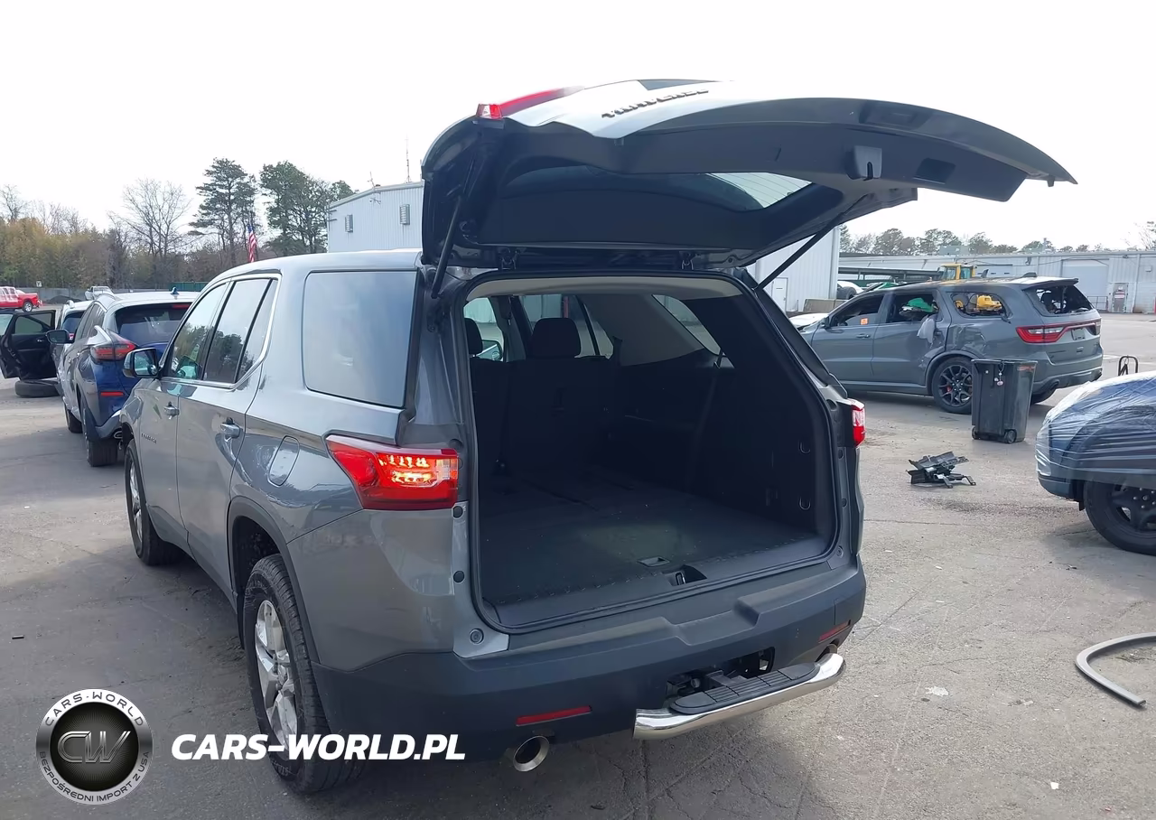 2019 Chevrolet Traverse Ls VIN:1GNERFKW9KJ287536 - 3
